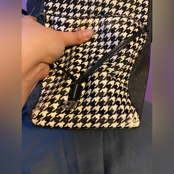 Michael Kors Signature Houndstooth Voyager East/West Tote - Picture 14 of 16